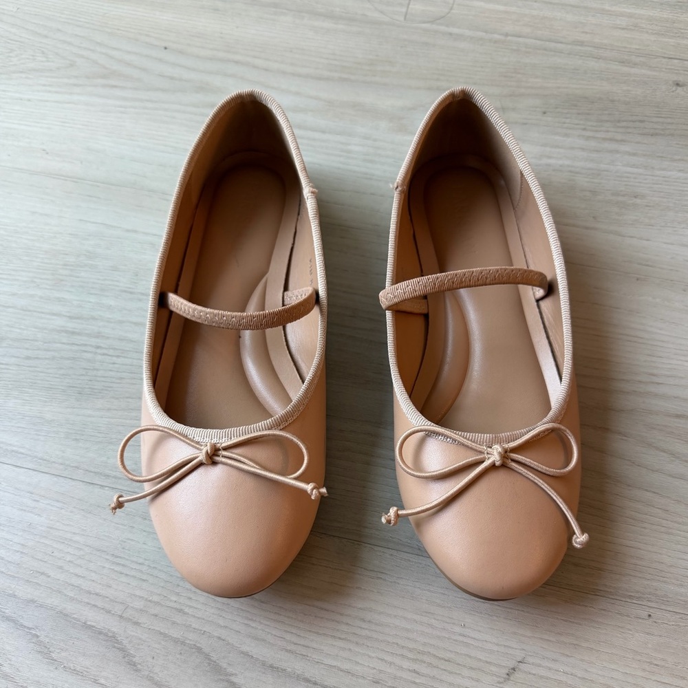 Beige with bow ballet flats size 8
